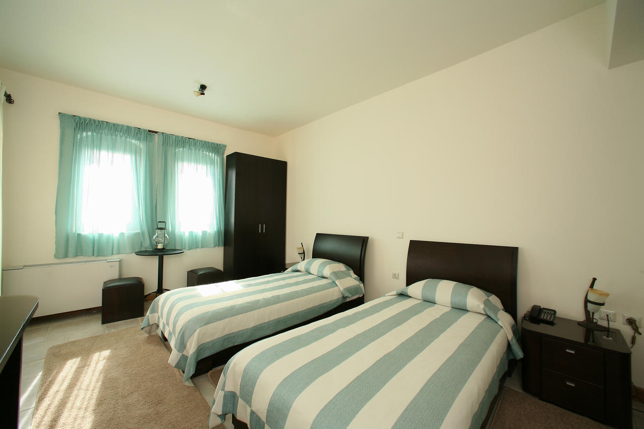 Arhontiko Parnona Hotel Karyes Camera foto
