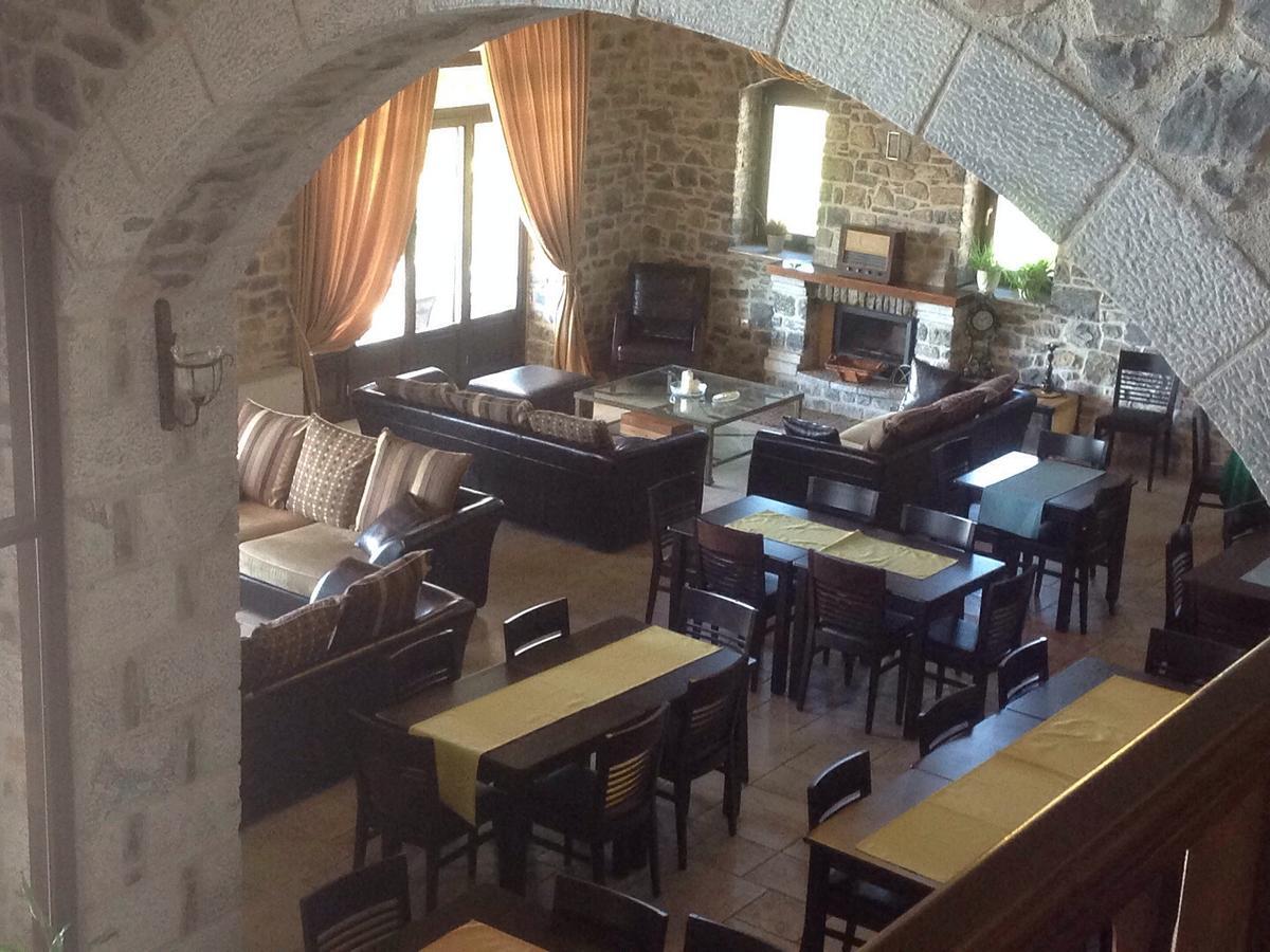 Arhontiko Parnona Hotel Karyes Esterno foto