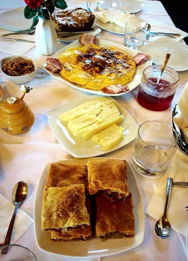Arhontiko Parnona Hotel Karyes Esterno foto
